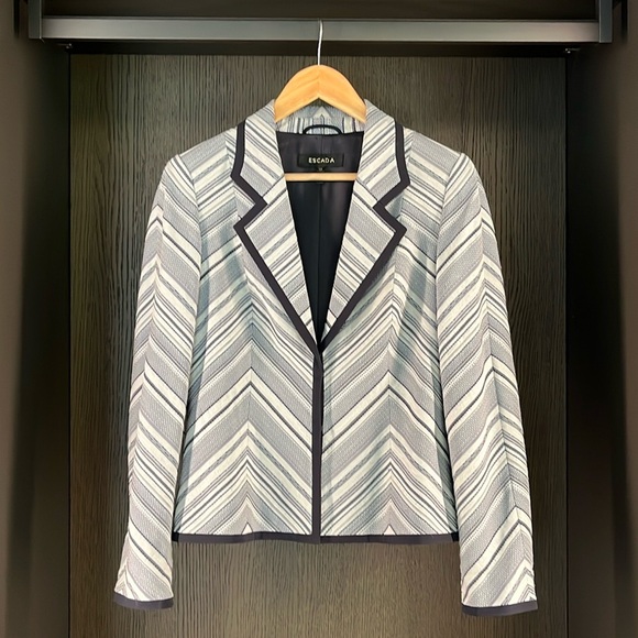 “SOLD” Escada Silk Lined Navy Blazer Single Breasted Multistripe Contrast Trim - Picture 8 of 16